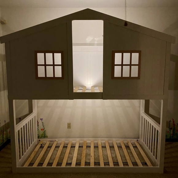 Cottage/Farmhouse bunk bed loft bed (Perfect condition) - Picture 7 of 16